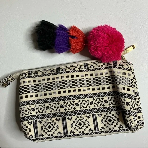 🔴 Kestrel | Three Section Cosmetic Bag - Picture 3 of 8